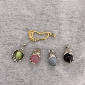 Lot: Necklace pendants